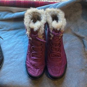 Womens waterproof Columbia boots.
